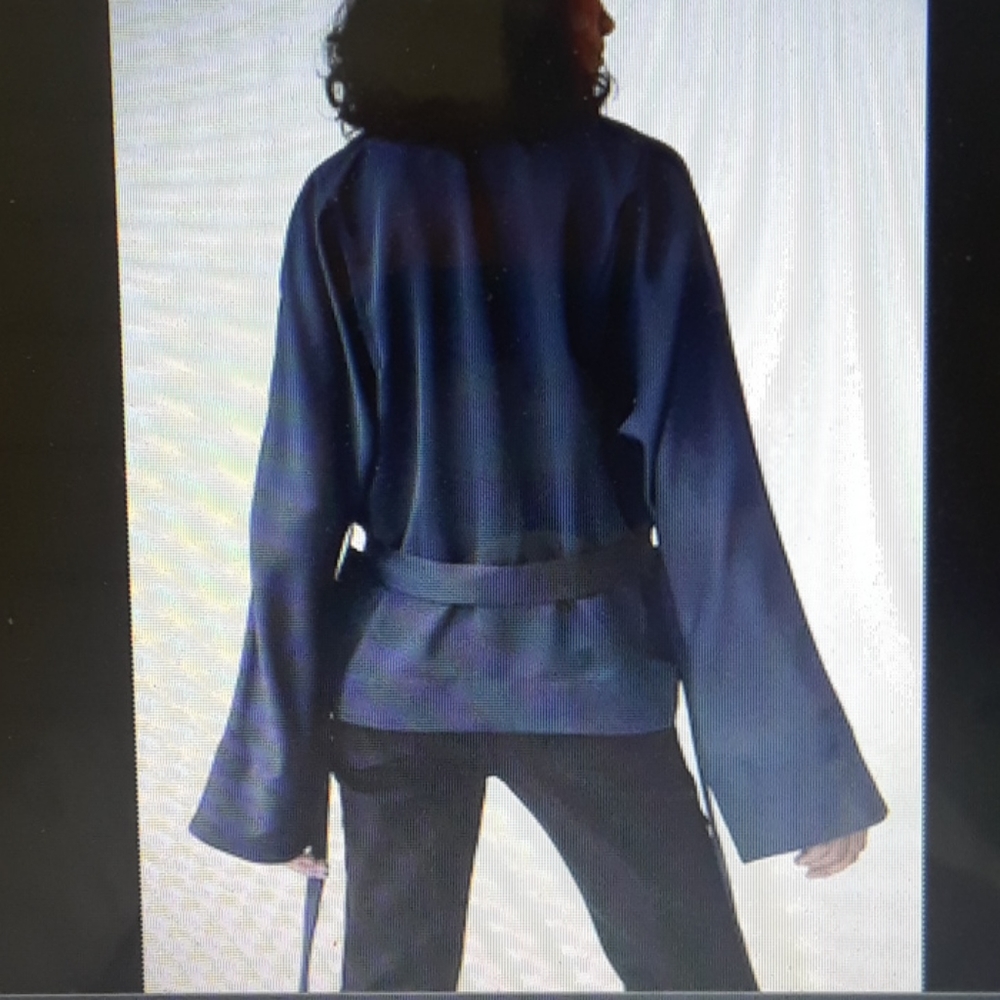STUNNING!! ARKET WRAP BLOUSE - Picture 3 of 7